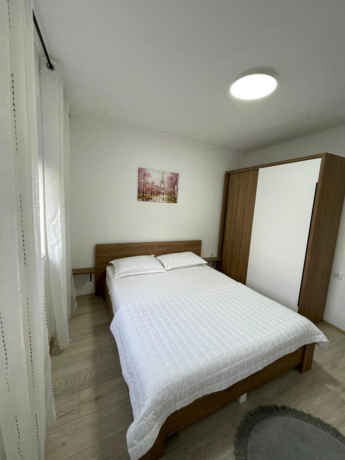 Nessi Apartment Pristina Exterior photo
